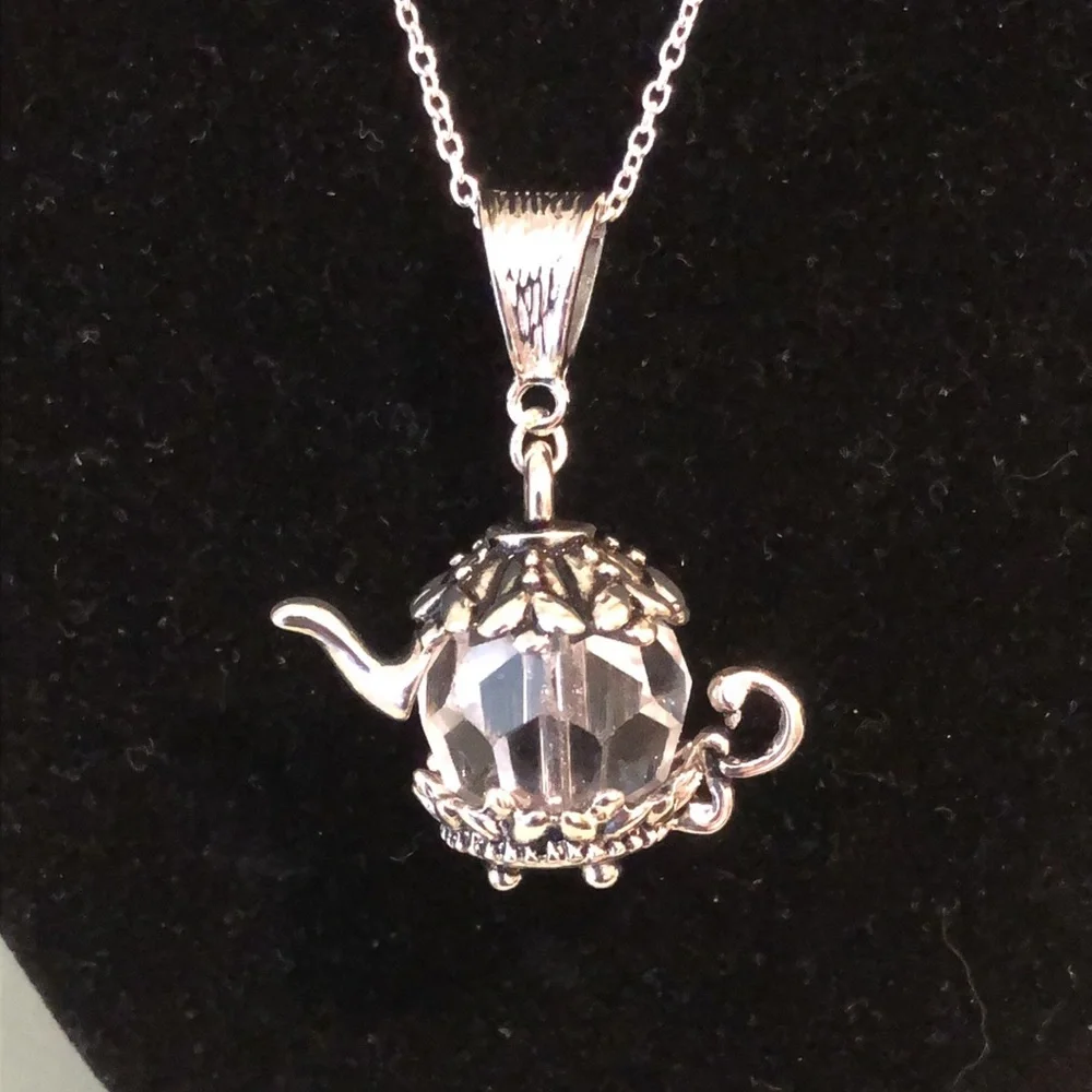 - Tea Pot Necklace - Picture 1 of 8